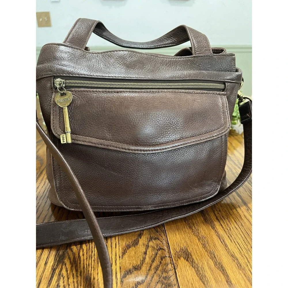 Vintage Fossil 1954 Pebbled Brown Leather Crossbody Shoulder Bag Purse